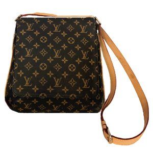 Handbag with shoulder strap, in PVC, imitation of the Louis Vuittion print.